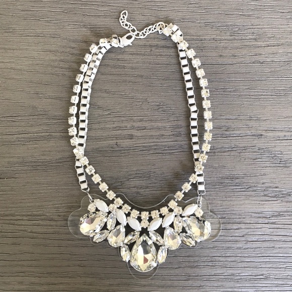 Jewelry - White Crystal floral necklace